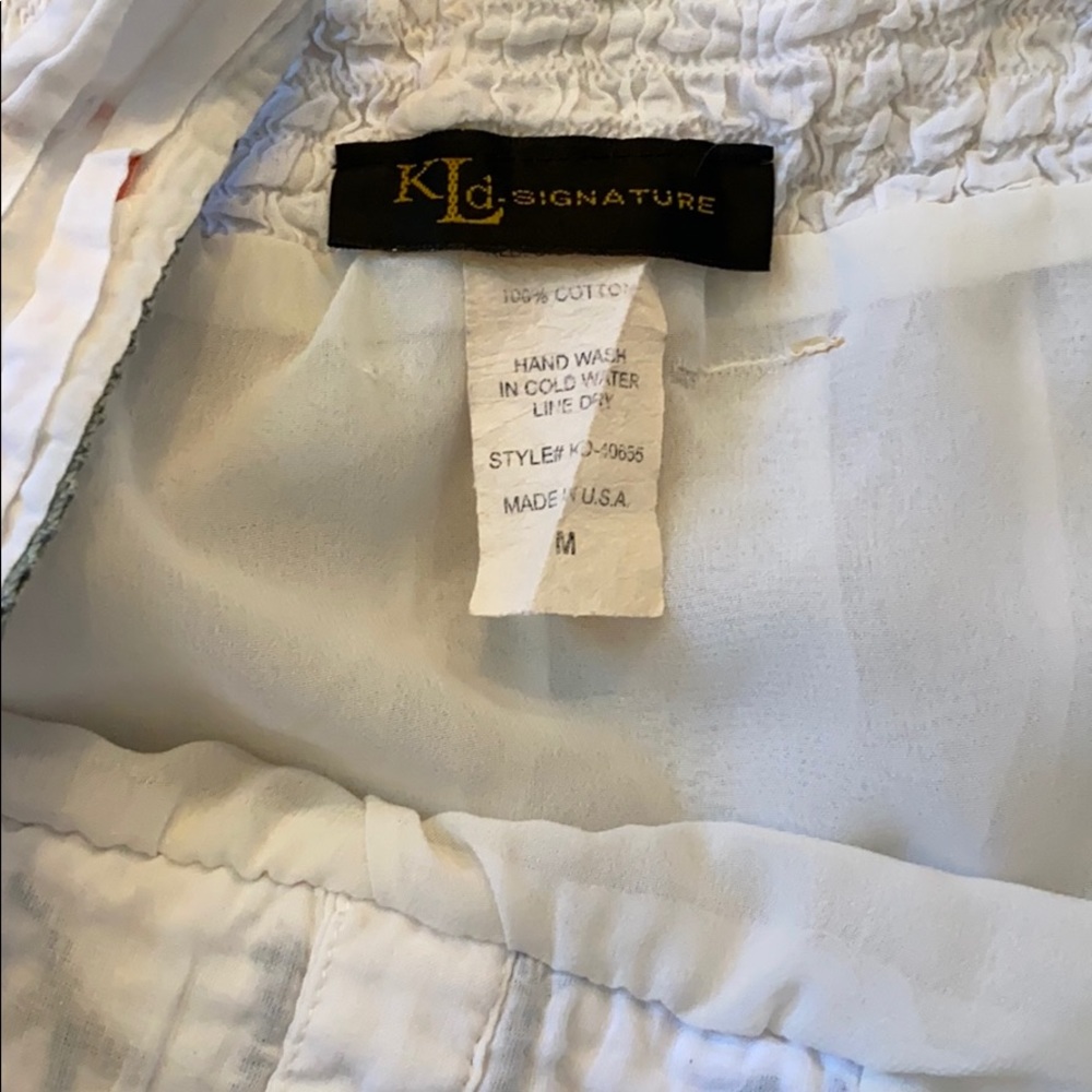 Embroidered blouse - Picture 3 of 5